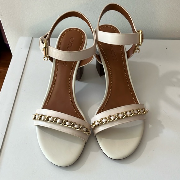 NWT COACH CHAIN MED HEEL LEATHER SANDALS IN CHALK COLOR, SIZE 7.5 - Picture 5 of 12